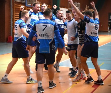 radość ze zwycięstwa w LLPS 2022 - „LESPIN Voleyball Team”